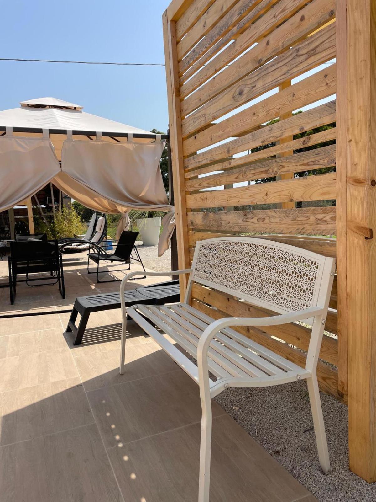 Le Stanze Di Chiara Hotel Torre Lapillo Exterior photo
