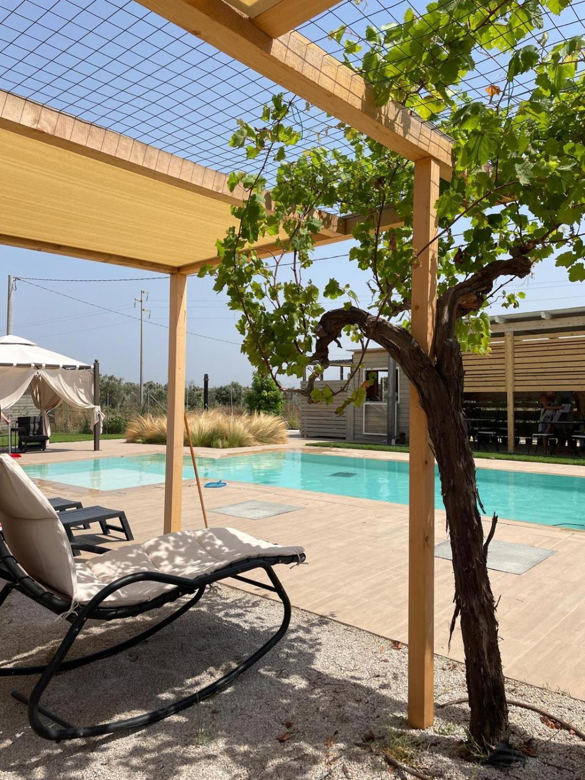 Le Stanze Di Chiara Hotel Torre Lapillo Exterior photo